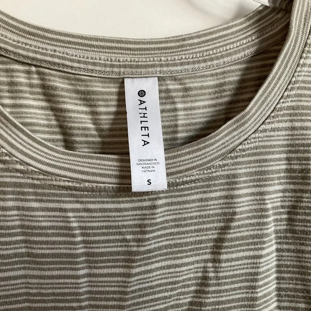 Athleta Women’s Cloudlight Striped Muscle‎ Tank - Size Small